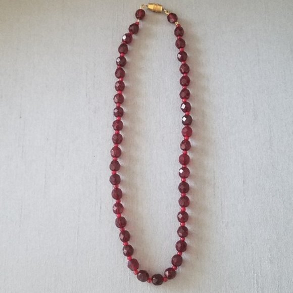 Jewelry - Vintage Red Stone Faceted Necklace
